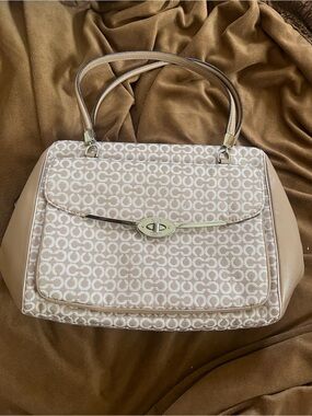 Coach Beige and Cream Signature Shoulder Bag with Gold Turn-Lock